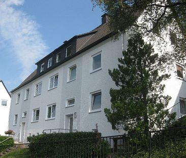 DREI-ZIMMER-DACHGESCHOSSWOHNUNG IN DER SCHULSTRASSE - Photo 1