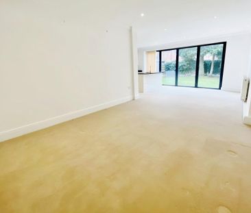 4 bedroom semi-detached house to rent - Photo 3