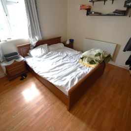 2 bedroom Flat in Whincover Drive, Leeds - Photo 1