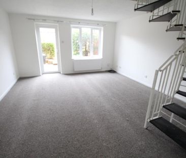 2 bedroom terraced house to rent - Photo 4