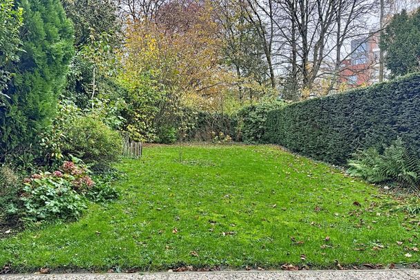 Spacieuse maison 2 façades (320m²) / Quartier résidentiel et calme. - Photo 1