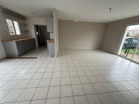 Location Maison T4 - BUXEROLLES - Photo 1