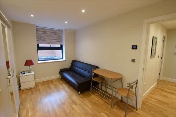 Market Place, Reading, Berkshire, RG1 - Photo 1