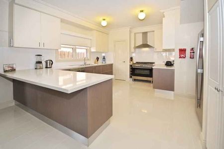 Room 5 (Non Ensuite) - Photo 5