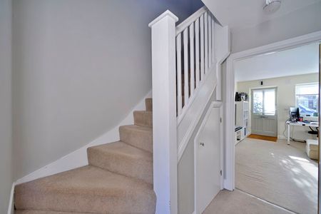 Langborough Court, Godalming, Surrey, GU7 - Photo 3