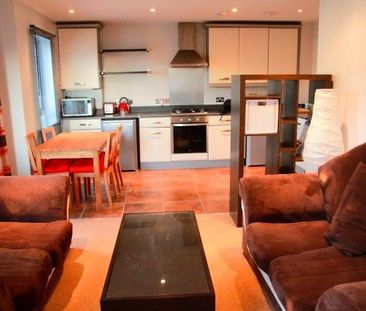 2 Bed Flat, Goldsmith Close, HA2 - Photo 1