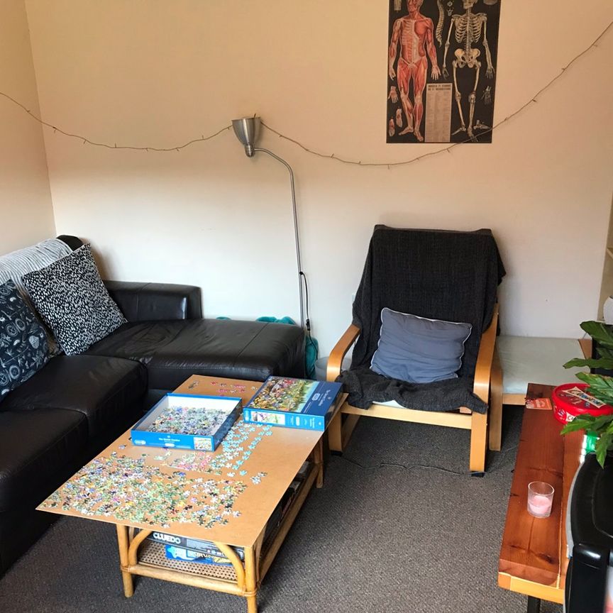 4 Bed Semi-Detached House, Templars Fields, CV4 - Photo 1