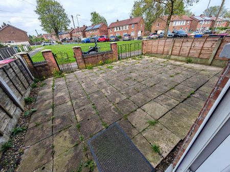 3 bedroom semi-detached house to rent - Photo 4