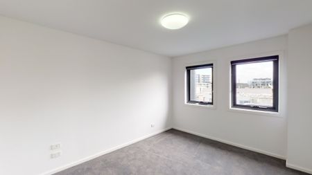 Spacious Top-Floor Apartment in Prime Location – Ideal for Comfortable Living! - Photo 5