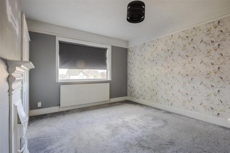 4 bedroom semi-detached house to rent - Photo 3