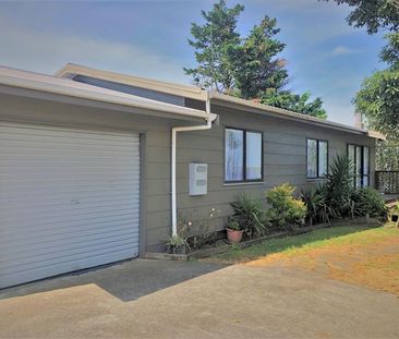 Unit 2, 45 Templeton Place, Clendon Park, Auckland - Photo 2