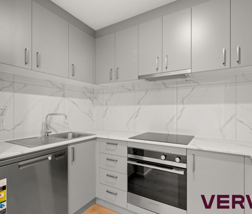 MODERN APARTMENT IN BANKSII - Photo 2