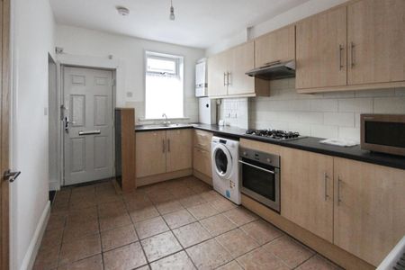 2 bedroom House To Let - Photo 3
