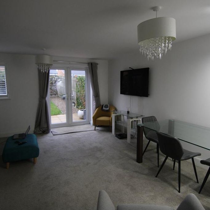 3 bedroom semi-detached house to rent - Photo 1