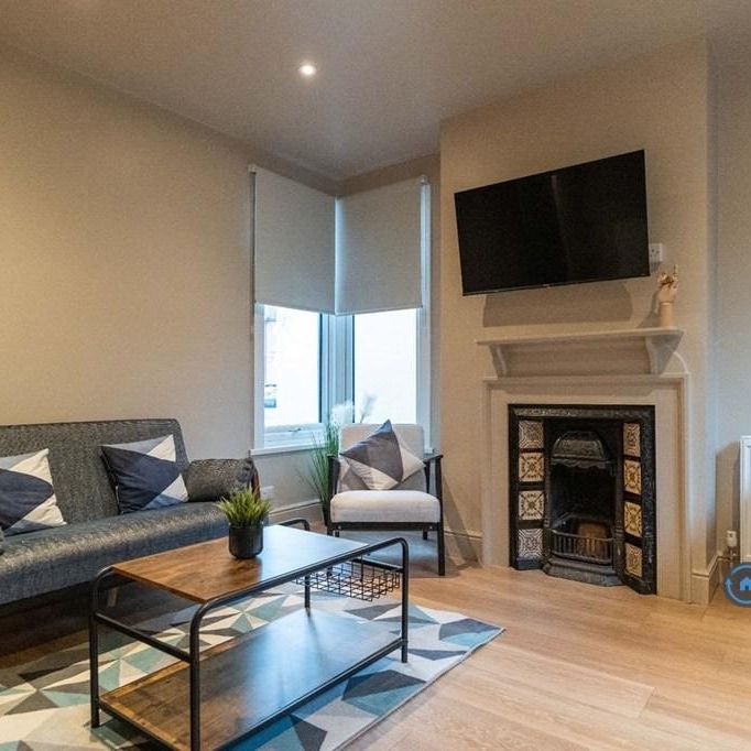 3 bedroom flat to rent - Photo 1