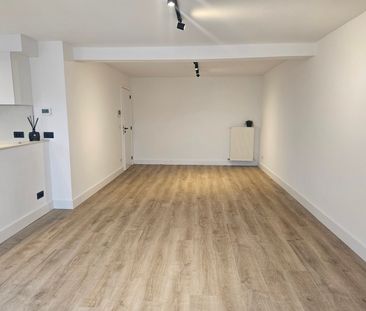 Modern gerenoveerd duplexappartement met 3 SLKS vlakbij het station - Foto 3