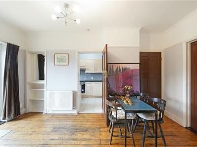 Upper Richmond Road West, TW10 - Photo 2
