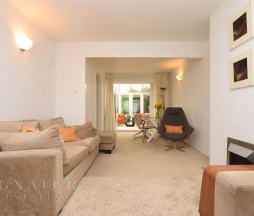 3 bedroom semi-detached house to rent - Photo 6