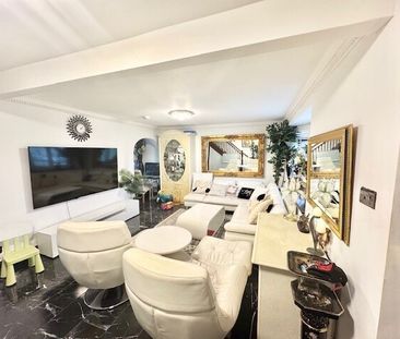 Robin Close, Collier Row, RM5 3UJ, Romford - Photo 2