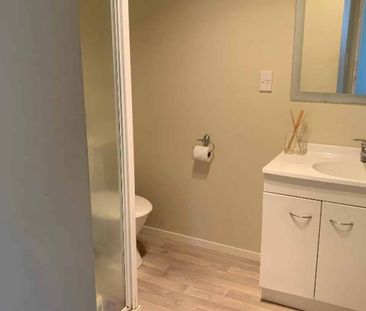 Two Bedroom - Next to Uni! - Photo 4