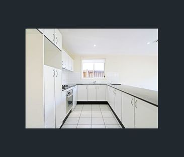 IMPRESSIVE FAMILY HOME - Photo 3