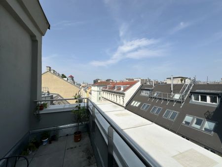 UNBEFRISTET: große 5 Zimmer im frisch ausgebauten Dachgeschoss mit Balkon! - Photo 4
