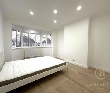 4 bedroom semi-detached house to rent - Photo 2