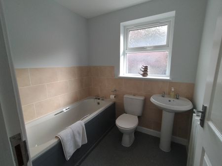 Oak Road, Blaina, ABERTILLERY - Photo 4