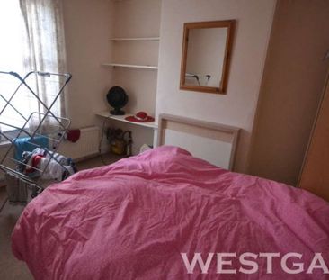 4 Bed - Blenheim Road, Reading - Photo 2