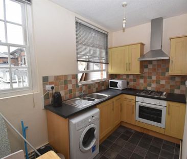 2 bedroom flat to rent - Photo 6