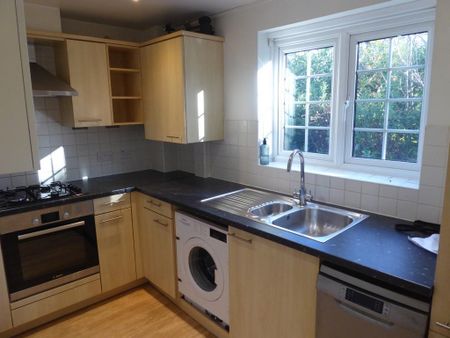 2 bedroom flat to rent - Photo 5