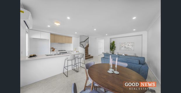 Just a short walk to all the amenities you need! - Photo 1