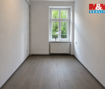 Pronájem bytu 2+1 65 m², Veleslavínova 726, Ostrava - Photo 2
