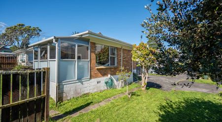 BAYSWATER BEACHSIDE LIVING AT ITS BEST - Photo 5