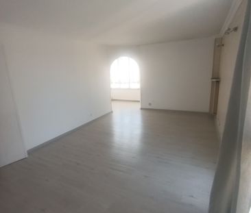 Location Appartement 4 pièces 84m² LES ULIS 91940 - Photo 2