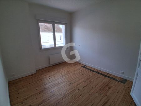 Location Appartement 4 pièces 82m² - Photo 2