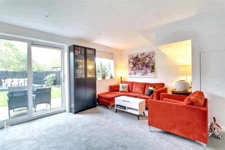 3 bedroom semi-detached house to rent - Photo 2