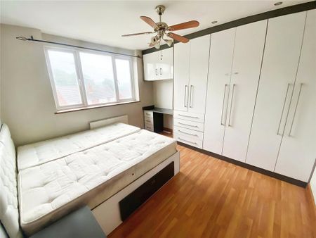 3 bedroom semi-detached house to rent - Photo 4