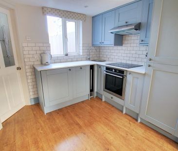 2 bedroom terraced house to rent - Photo 4