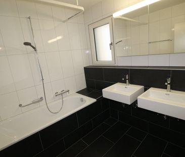 RARE! Beautiful apartment full of assets - Photo 4