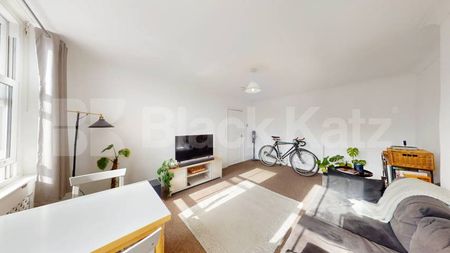 Located only a short walk to Angel station and the popular Upper Street - Photo 2