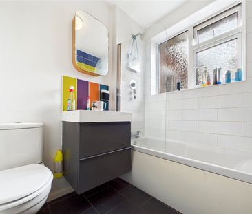 Woodlands, Chelmondiston, Ipswich, IP9 1DU - Photo 3