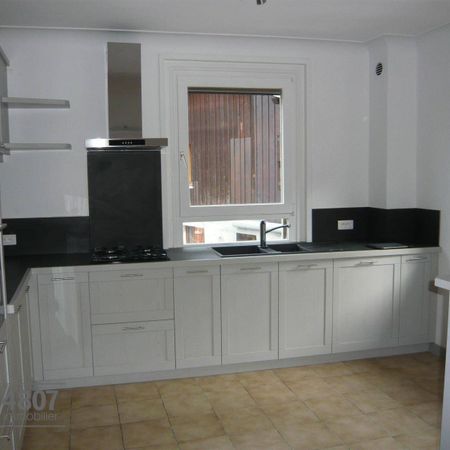 Location appartement rénové 4 pièces 72.2 m² à Cluses (74300) 4 - Photo 3