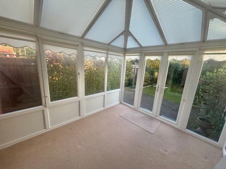 3 bedroom House To Let - Photo 3