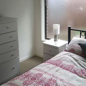 Greensborough - Photo 2
