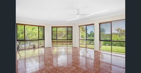 Spacious Family Home - Photo 4