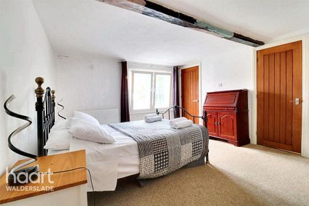 4 bedroom semi-detached house to rent - Photo 2