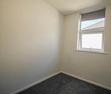 2 bedroom semi-detached house to rent - Photo 3