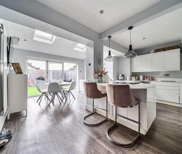 The Avenue, Gosport, PO12 - Photo 1