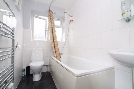 2 bedroom maisonette to rent - Photo 3